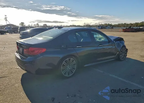 2018 BMW M550Xi z USA, uszkodzony, nr VIN WBAJB9C56JG464233